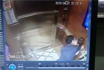 Sàm sỡ bé gái trong thang máy, có còn phạt 200.000 đồng?